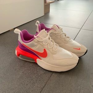 Nike Women’s Air Max Verona Sneaker